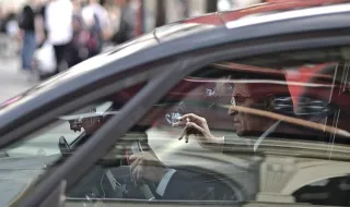 Adeus carta de condução: conheça a idade máxima para continuar a conduzir estas categorias