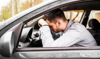 La vuelta a la rutina tras el verano dispara la tensión y el estrés al volante en España