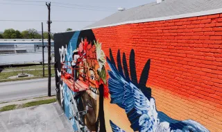 Novo mural de Freddie Mercury é inaugurado em Londres para assinalar o 80.º aniversário do cantor