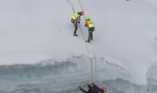 O xixi dos alpinistas está 'derretendo' o Everest? Estudo mede impacto da urina na geleira