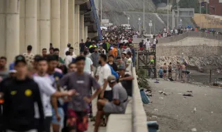 Moradores voltam às ruas de Ceuta, desta vez contra centros de detenção para migrantes