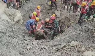 Dois trabalhadores resgatados com vida de túnel no norte do Nepal