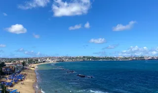 Escola Verão Azul propõe quatro oficinas de dança, voz e artes visuais em Faro