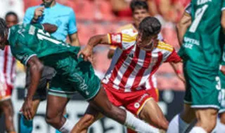 AVS SAD-Farense, 0-0: equilíbrio e falta de eficácia não deram para mexer as redes