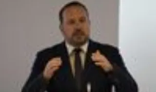 Líder do PS Açores diz que ano letivo arrancou de forma "coxa"