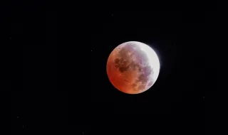 Eclipse lunar em Portugal: vê as imagens do fenómeno e descobre quando será o próximo