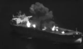 EUA atacam três navios petroleiros iranianos