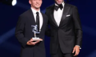 Francisco Conceição recebe prémio de melhor golo da última temporada da Serie A