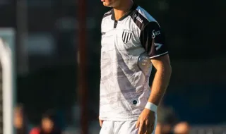 Lateral de César Peixoto apontado ao Benfica