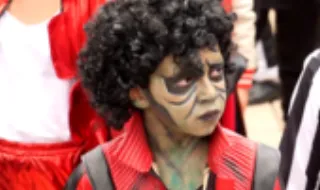 Centenas de zombies e sósias de Michael Jackson juntam-se na Cidade do México para celebrar o legado do cantor