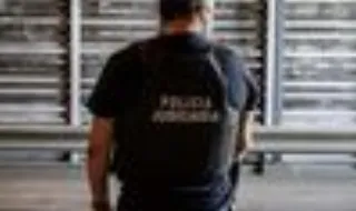 Dois turistas assaltados e ameaçados com arma de fogo em Albufeira