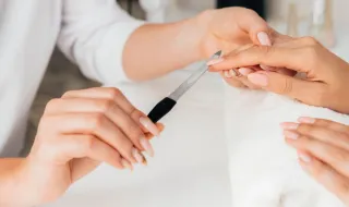 As unhas estão sempre a crescer, durante toda a vida. Porquê?