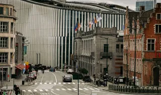 Bélgica: Parlamento Europeu mostra robôs com IA
