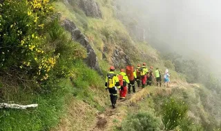 Turista sofre queda em vereda e operação de resgate vai durar várias horas