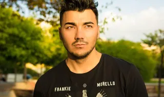 A música de Frankie Chavez para "Os Escândalos de uma Rev...