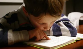 Para ler no quarto, entre as aulas ou ao fim de semana. 15 livros para os mais pequenos perfeitos para o regresso às aulas