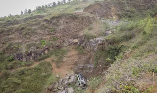 Genoveva consola o neto no hospital mas esconde a notícia de que irmã morreu