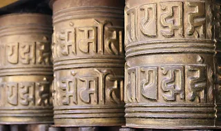 Katmandu sobe para 1.355 número de mortos e mantém quase cinco mil desaparecidos