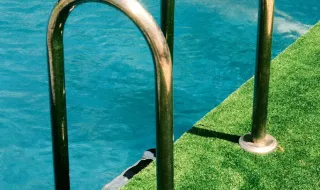 A piscina pode ter inteligência artificial. Mas ainda precisa de uma cerca