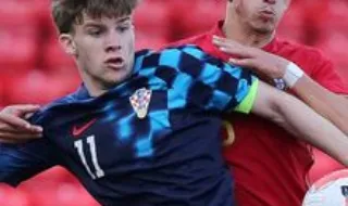 Oficial: Gabriel Rukavina é reforço do Arouca até 2029
