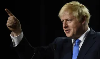 Boris Johnson escapa a ataque de drone russo a comboio