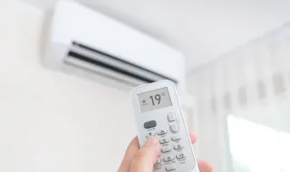 Europeus preferem enfrentar ondas de calor com ar condicionado apesar de emissões de CO2