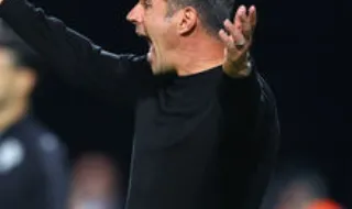 Banco do Benfica de nervos em franja com arbitragem de Fábio Veríssimo