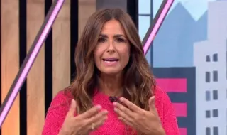 Nuria Roca vuelve con bromas sobre el "despido" de Juan del Val y desvela la vergüenza que pasaron en un restaurante por hacer un simpa