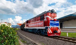 China conclui primeiro túnel de ferrovia estratégica de ligação à Ásia Central e à Europa, contornando a Rússia