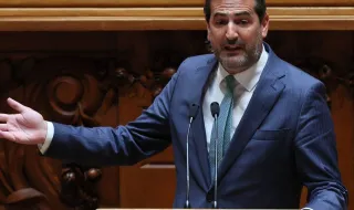 Moção de censura? É "deslocada da realidade" e Ventura quer "estar constantemente nas televisões", acusa Hugo Soares