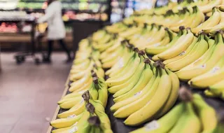 Envolver bananas em papel alumínio ajuda a conservá-las por mais tempo? Entenda