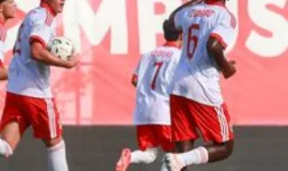 Benfica derrota Alverca com reviravolta