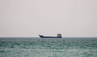 Irão garante ter atacado petroleiros e navios "ligados aos Estados Unidos" no Estreito de Ormuz