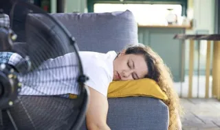 ¿Por qué dormimos peor al volver de vacaciones? Un experto señala al sistema nervioso