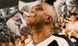 Vasco anuncia acordo com o atacante Bruno Duarte, que desembarcou no Rio nesta quinta-feira