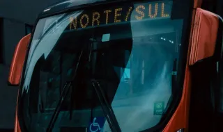 Quando chega o próximo autocarro no Porto? A STCP responde no WhatsApp