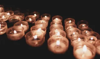 “Há pessoas que partem, mas nunca deixam de estar presente”: Vila Nova de Oliveirinha recorda bombeiros mortos no combate às chamas