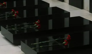 Memorial às vítimas da tragédia do Elevador da Glória inaugurado em Lisboa