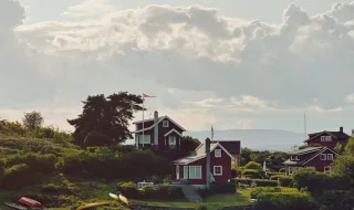 Noruega tem novo rei. Haakon VIII sucede ao pai no trono