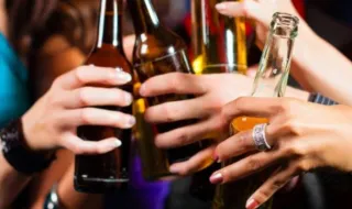 Um ‘scan’ ao rosto para comprar álcool: Inglaterra e País de Gales autorizam identificação biométrica nos bares