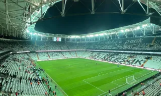 Renan trava o Beşiktaş, que passa na mesma