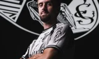 Arnel Jakupovic: «Quando ouvi o nome do Vitória, sabia que era um clube grande»