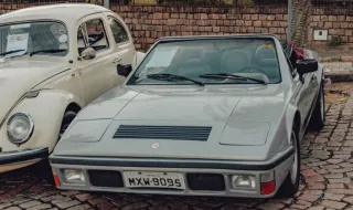 Clássicos e supercarros invadem Felgueiras