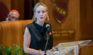 Sharon Stone revela ter aderido ao celibato "há bastante tempo"