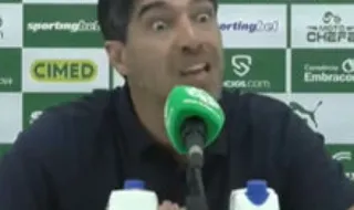 Dos "demónios" ao Big Brother: Abel Ferreira parte a loiça em mais uma conferência no Palmeiras
