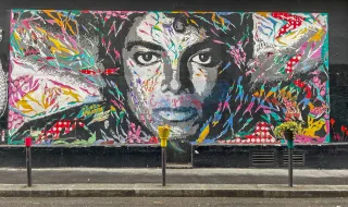 Fãs de Michael Jackson dançam Thriller para assinalar 68.º aniversário do Rei da Pop