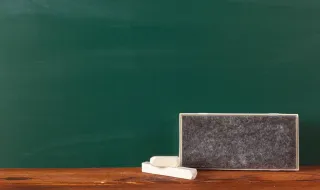 Professora de Matemática que deu aulas durante 35 anos sem habilitações vai ser julgada por usurpação de funções