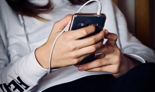 Na adolescência deixas de ser o herói dos teus filhos