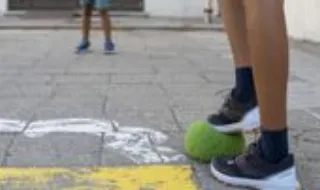 Aluno de 10 anos sem escola atribuída a poucos dias do início das aulas