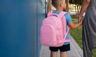 Regresso às aulas: como escolher a mochila certa para proteger a saúde das crianças